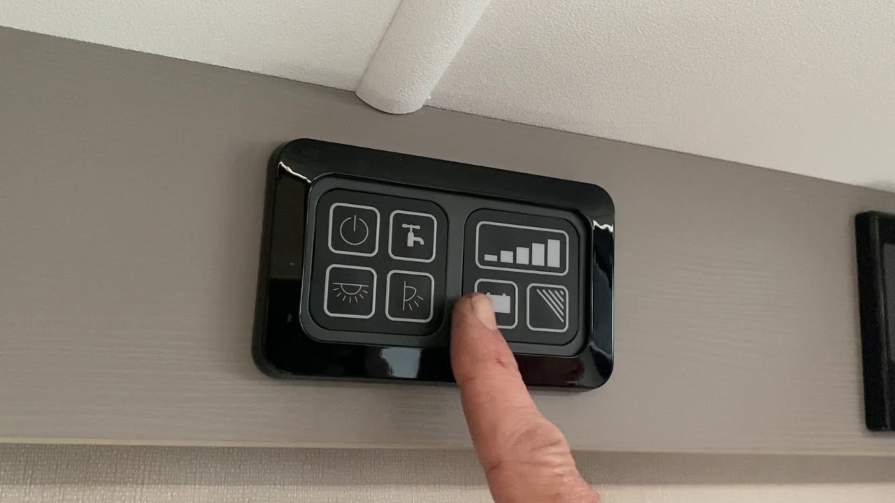 Control unit demonstration - Coachman Acadia Xtra 2021