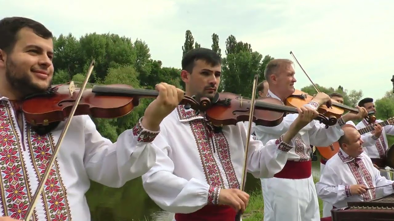 Orchestra Rapsozii Moldovei - Suita Moldovenească