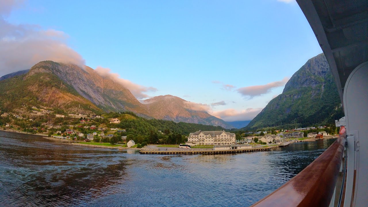 Viking Vela boarding and sunset departure through Eidfjord on 18 August 2025