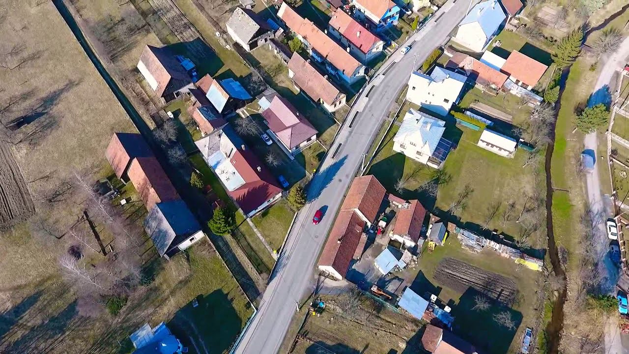 Dovalovo z dronu 2020