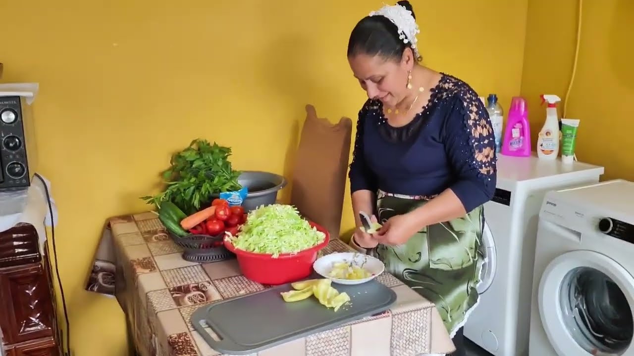Intrați vă vedeți câtă muncă la noi În Familie ‼️ și După Muncă am Ajuns la Patrona De La Strehaia!