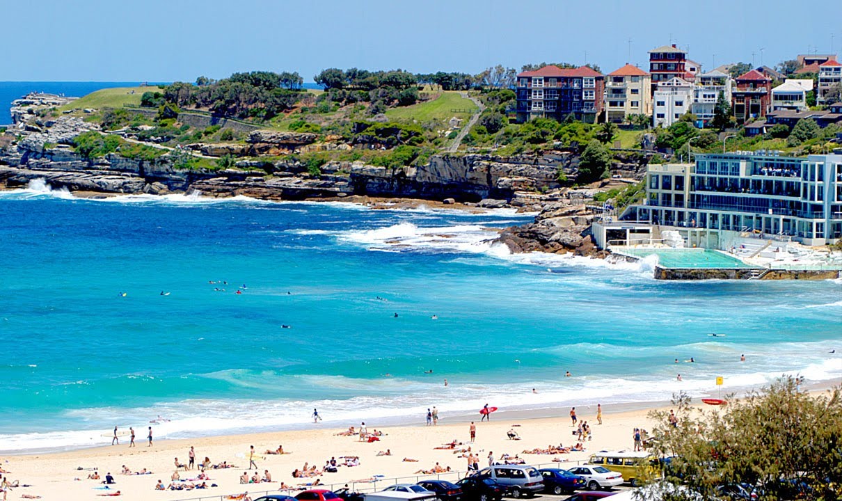 Bondi Beach  / Tamarama Beach - Coastal Walk Sydney