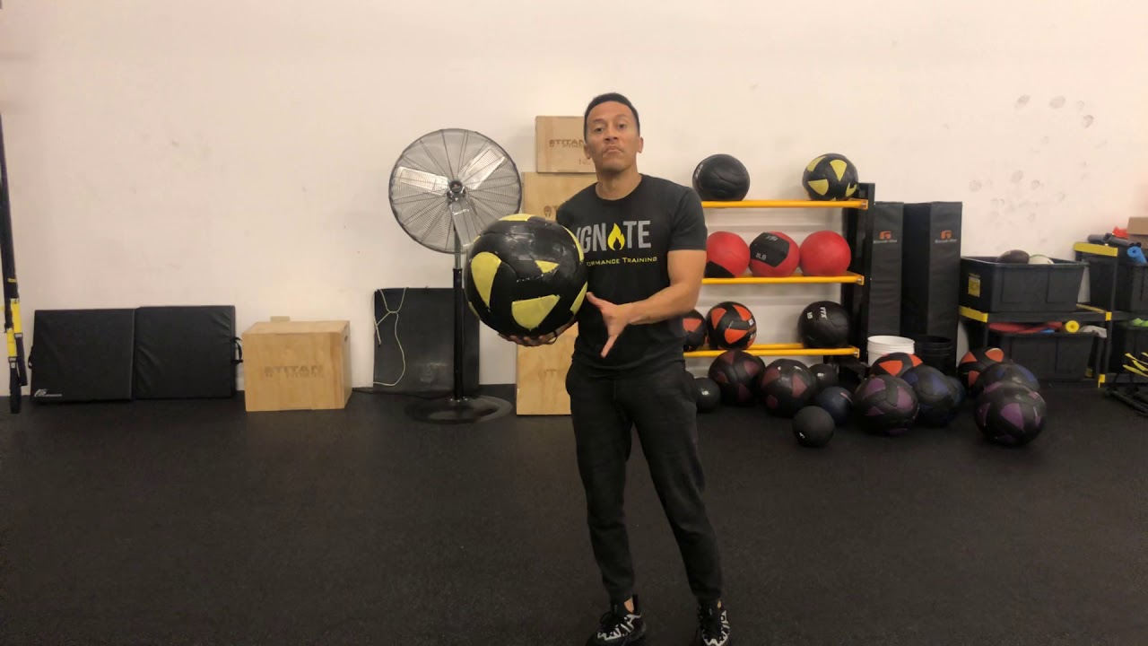 Kneeling overhead throw