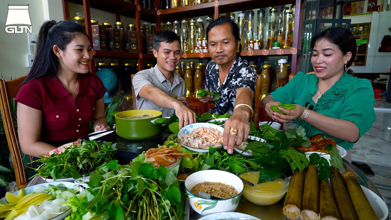 Gi&agrave; L&agrave;ng L&agrave;m Th&ecirc;m Mẻ S&acirc;m Ngọc Linh Ng&acirc;m Mật Ong Rừng V&agrave; Thưởng Thức Bữa Trưa Nhiều M&oacute;n Ngon