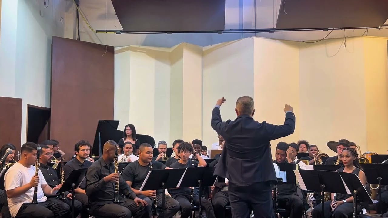 Prelude, Siciliano and Rondo (Malcolm Arnold - Arr. John P. Paynter)