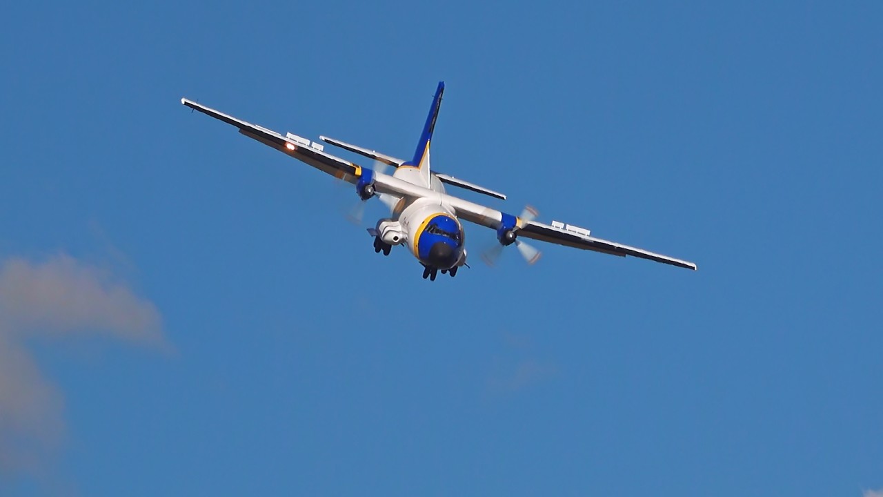 Transall C-160 Performs TWO Sarajevo Approaches | Extreme Banking & Powerback