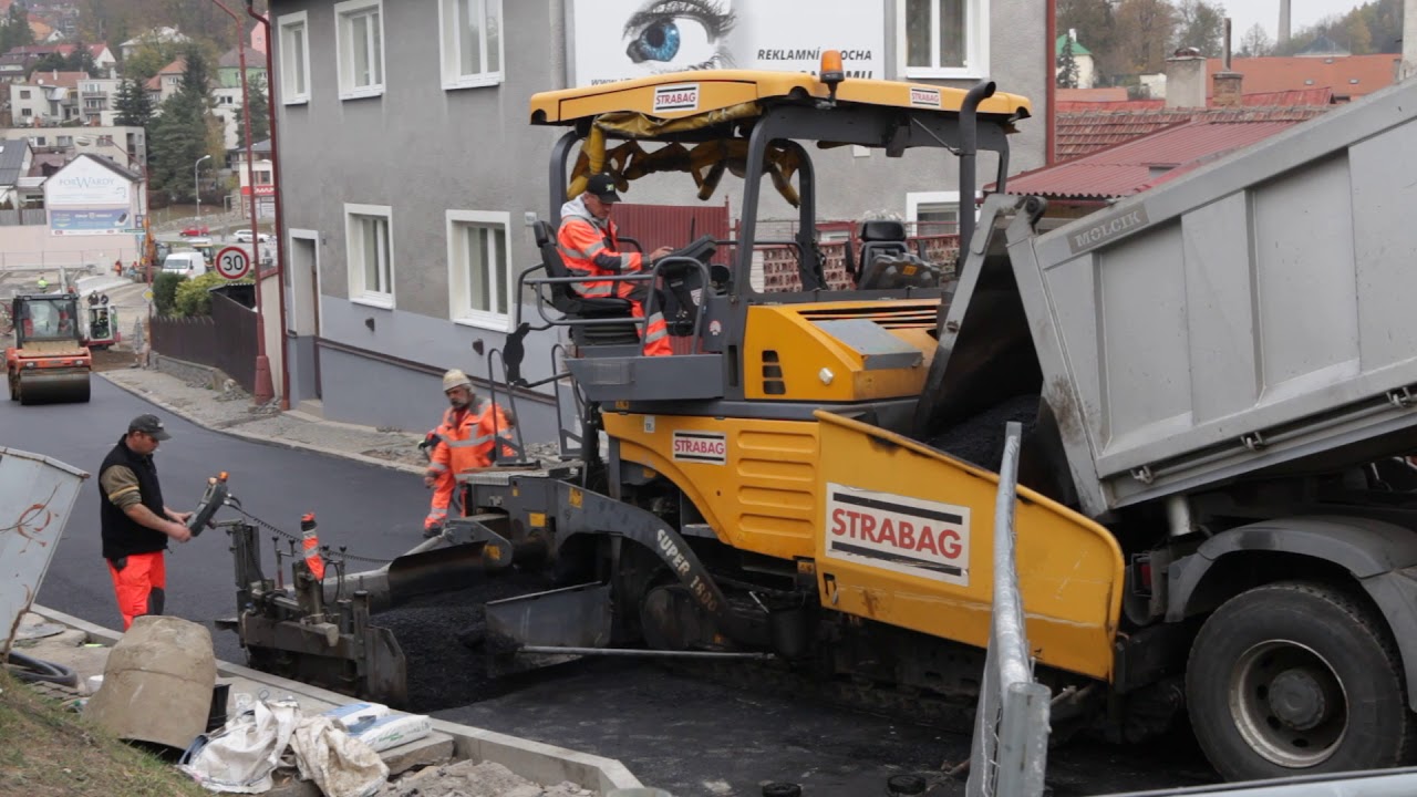 Asfaltování Třebíčské ulice ve Velkém Meziříčí - 26.10.2018