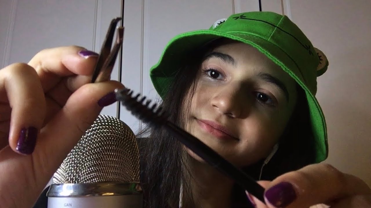 ASMR Türkçe ROLEPLAY | Kaşlarını Alıyorum (sakızlı) | Arkadaşın Kaşını Alıyor