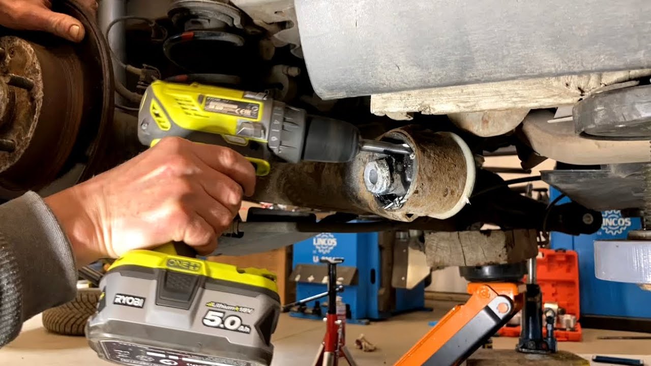 Honda Civic 8 Spaceship Rear Bushing Replacing