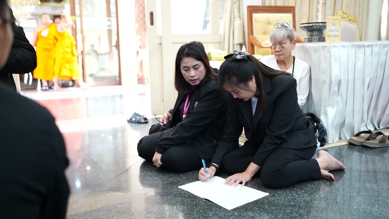 ประธานสนามสอบวัดสระเกศ ดำเนินการปิดหีบและนำส่งข้อสอบบาลีสนามหลวง ป.ธ.๖