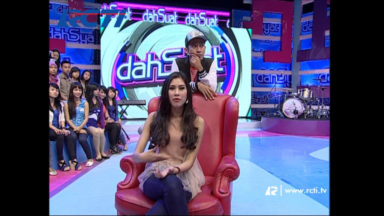 DAHSYAT 29 NOV 2013 - RAFFI AHMAD MENGEJAR NAGITA SLAVINA :-)