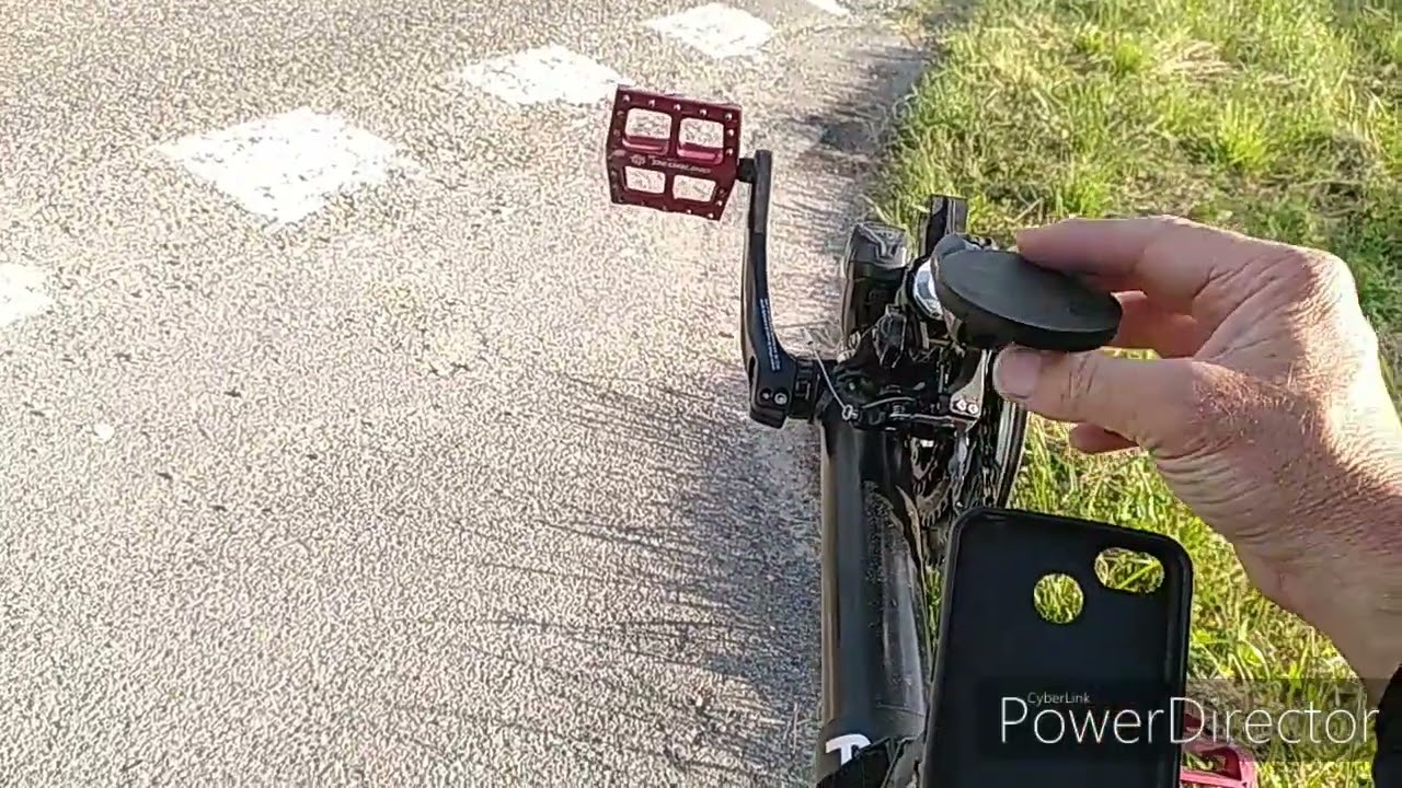 Comment fixer GPS , MOBILE et ENCEINTE sur un vélo couché ?