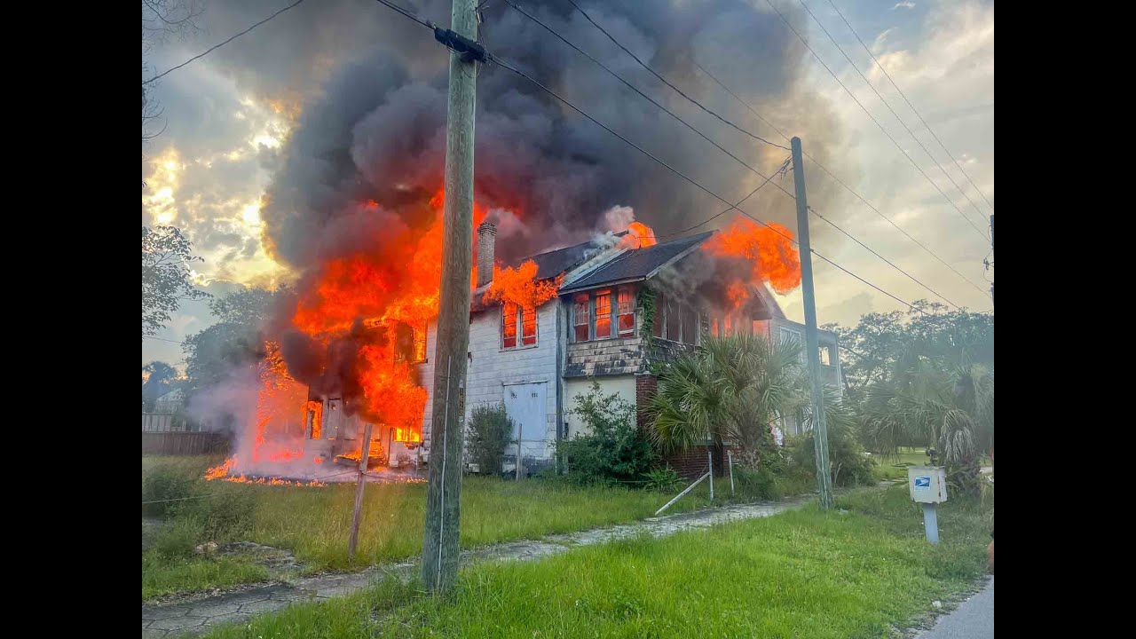 Jacksonville Fire Rescue Department  responds to multiple houses on fire
