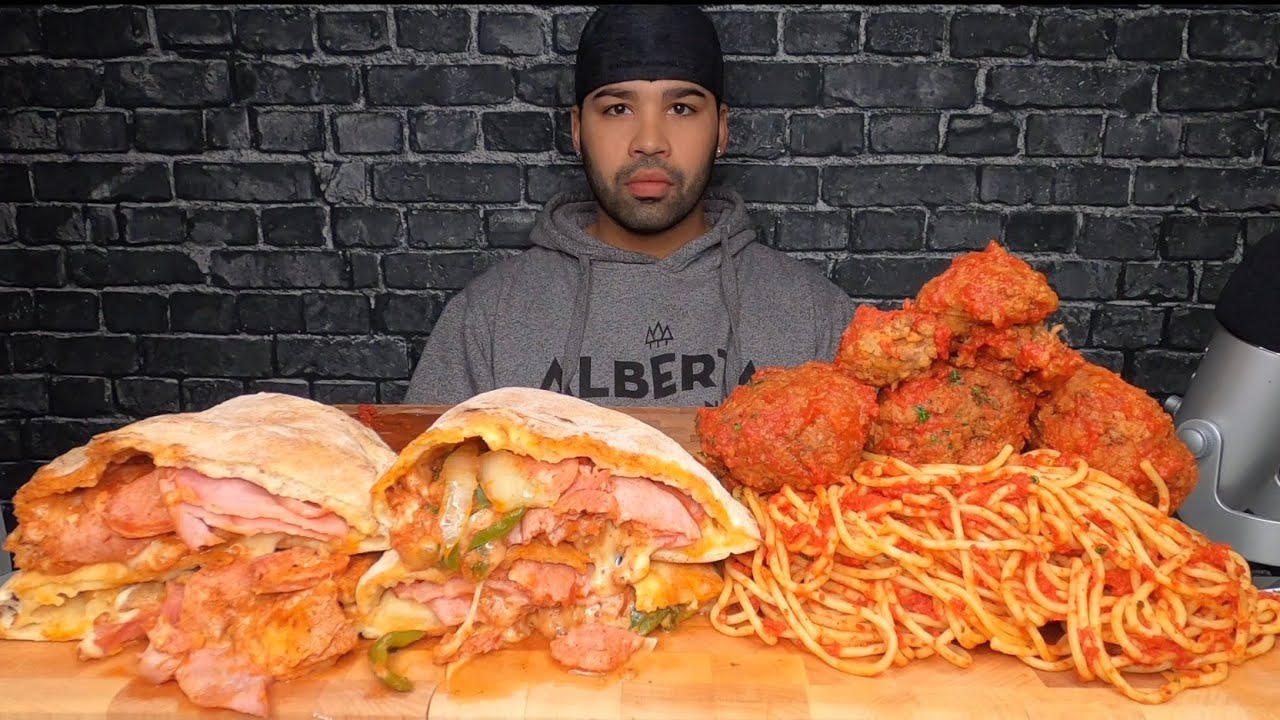 (ASMR NO TALKING) CALZONES AND SPAGHETTI & MEAT BALLS MUKBANG