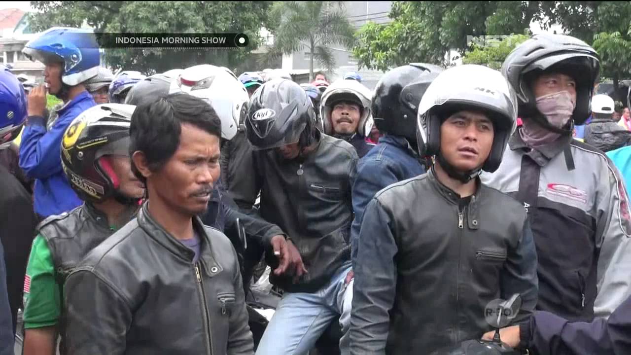 Ratusan Tukang Ojek Pangkalan Sweeping Gojek di Bandung - IMS