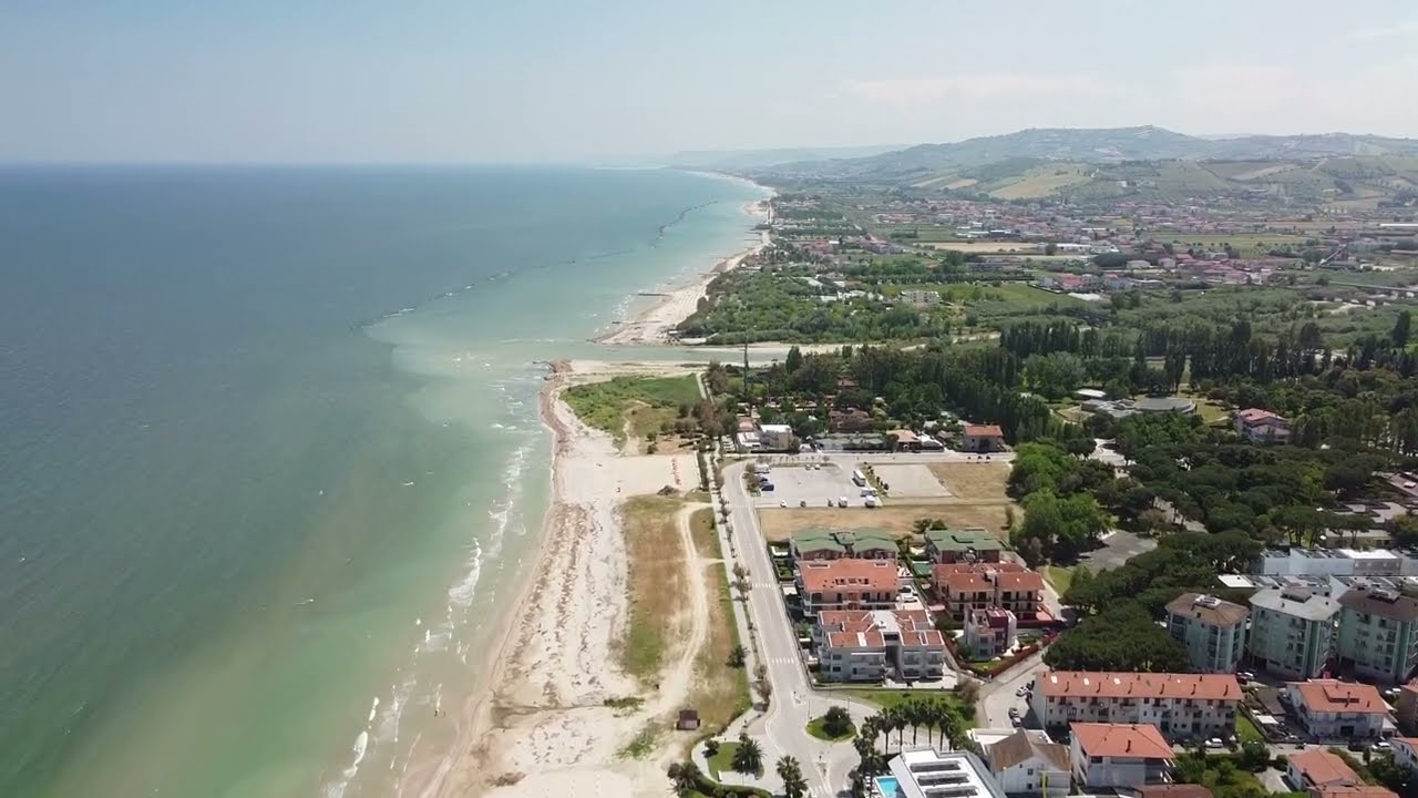 Италия Адриатическое море Mavic mini Giulianova