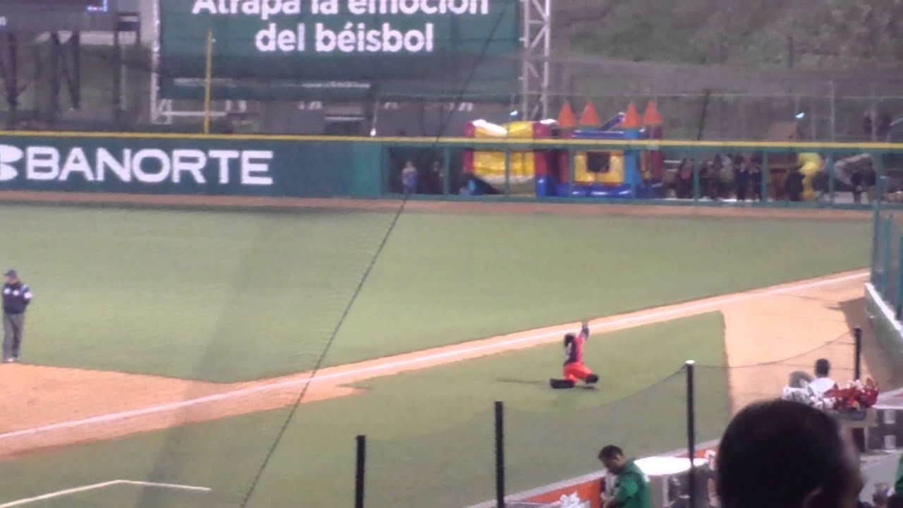 El chango 0t en la inauguraci&oacute;n de los toros.