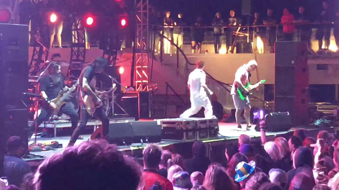 Stone Sour - Absolute Zero - LIVE on Shiprocked 2018