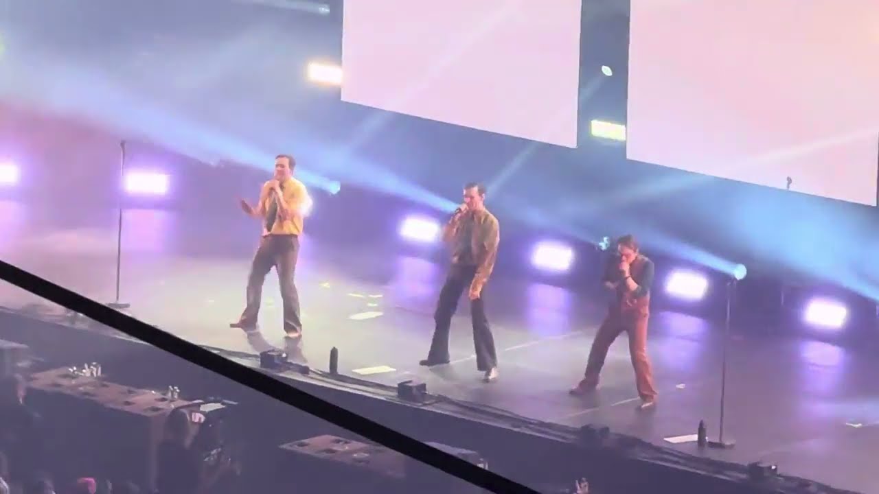 #KAJ on Ice - Vems pojk e do (Helsingin Jäähalli 25.10.2025) #helsinki #concert 