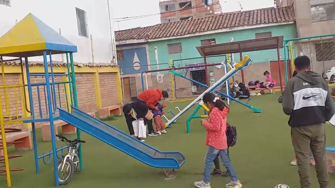 parque infantil 9 de octubre 4to paradero san sebastian-Cusco