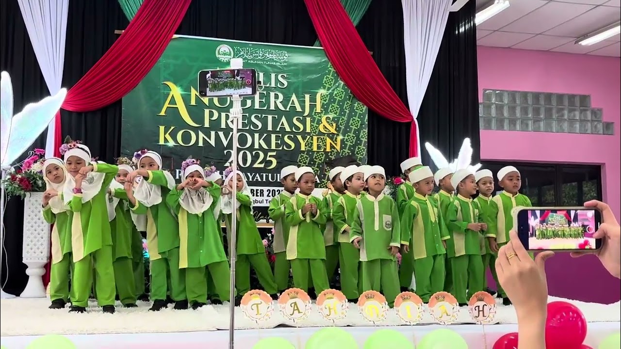 Persembahan pelajar 5 tahun Nia Faiha dan rakan-rakan.