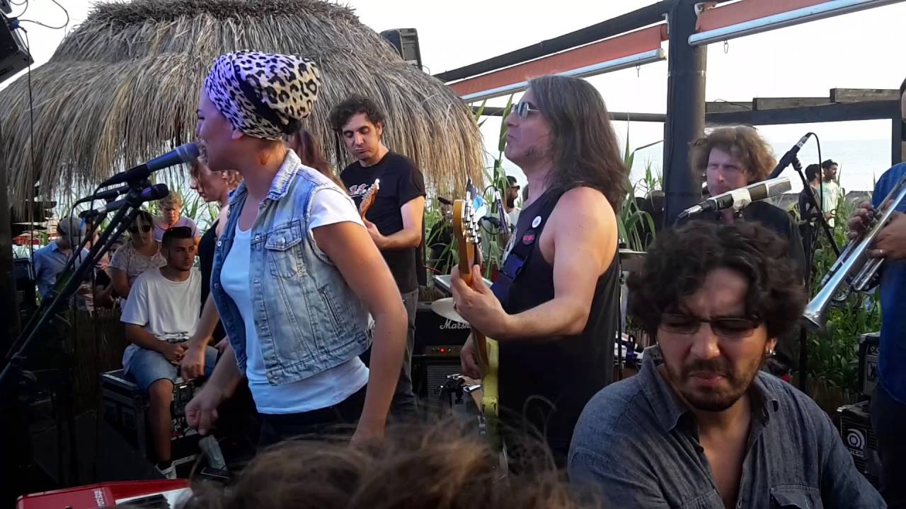 Aurora & The Betrayers - Sonora Beach
