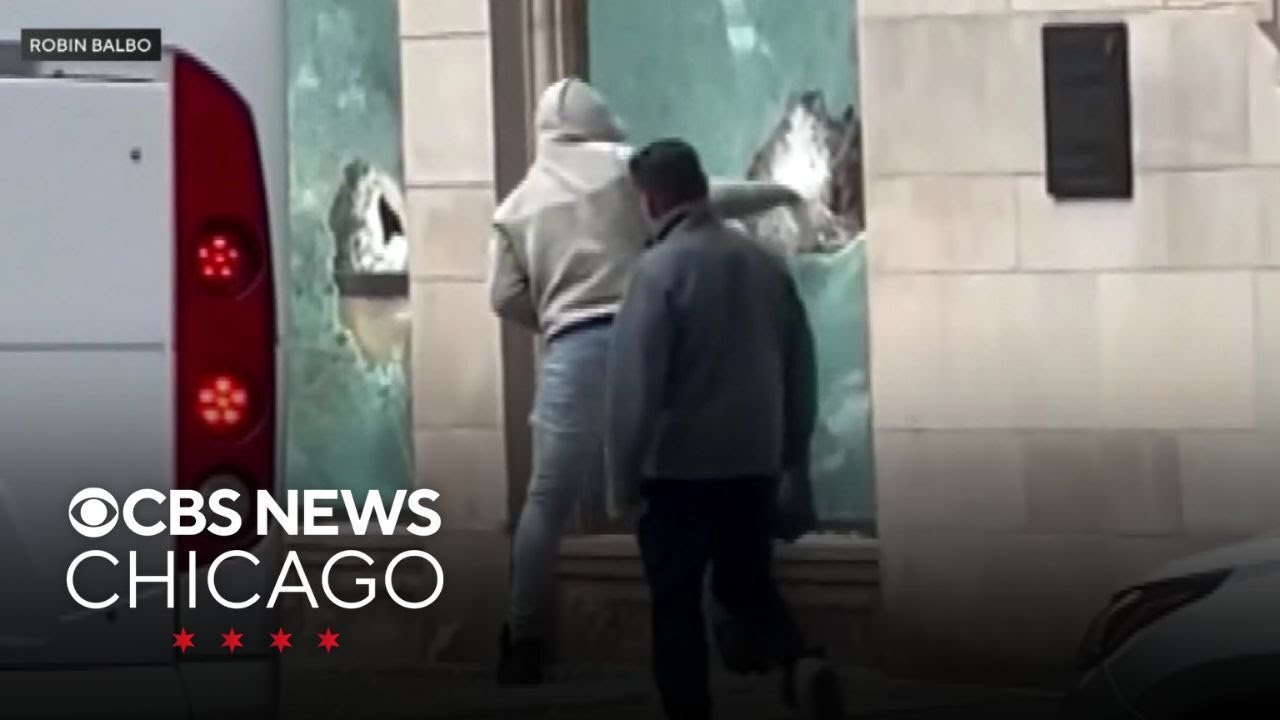 Robbers smash into Rolex store on Mag Mile in broad daylight