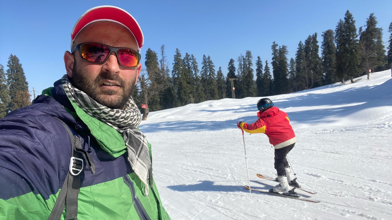 Where can u get ski on lowest rates in Gulmarg Kashmir? #ski #gulmarg #skishop