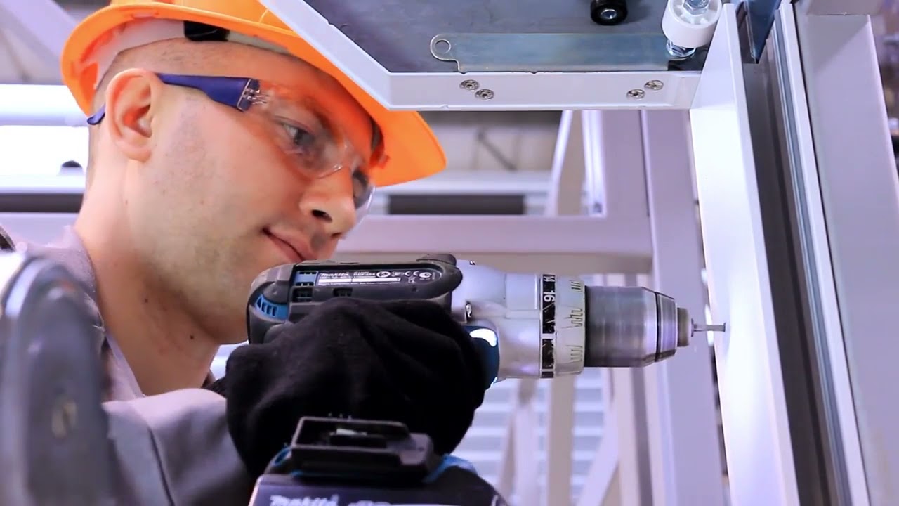 Монтаж роллетных ворот AG 77 от Алютех