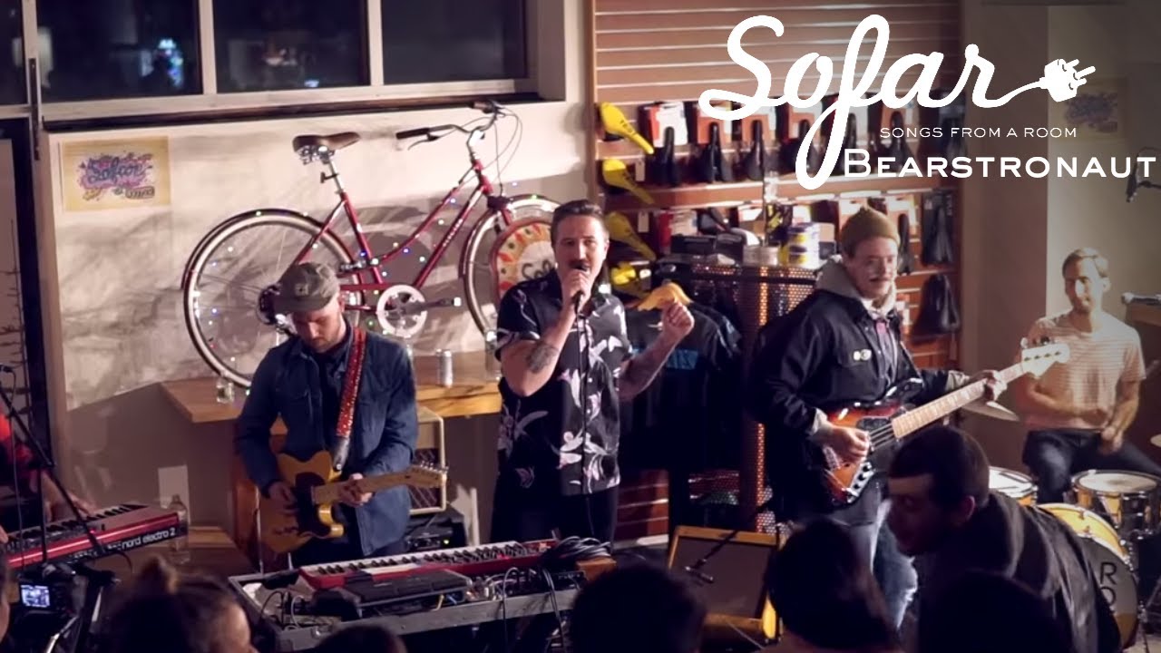 Bearstronaut - Put Me In The Corner | Sofar Boston