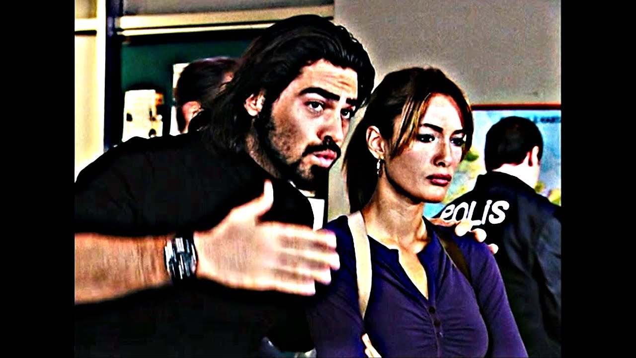 Arka Sokaklar - Zeynep'in Annesi Murat'a Taşındı Murat Çıldırdı