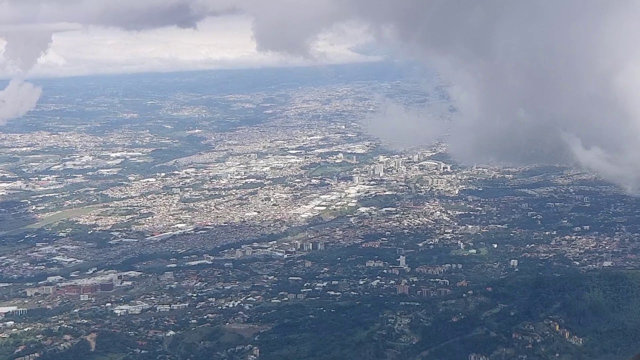 Ан-124 РУСЛАН. Красивые виды из кабины и посадка в Сан Хосе, Костарика. Видео из кабины.