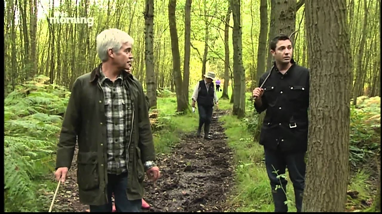Gino D'Acampo goes Mushroom hunting with Holly Willoughby and Philip Schofield