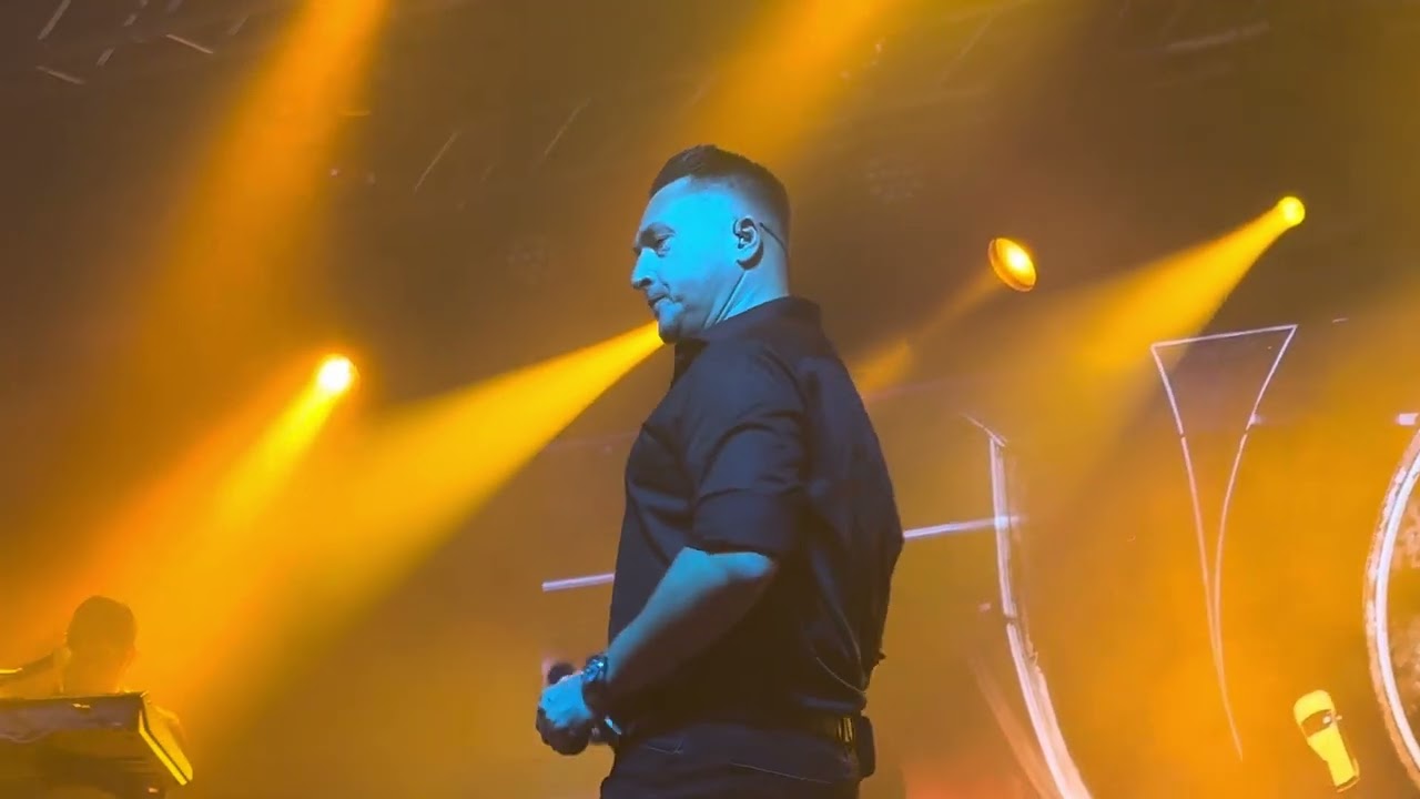Ákos: Útközben ( Ákos Metropolis Premier est, Budapest Akvárium Klub, 2024.09.27)