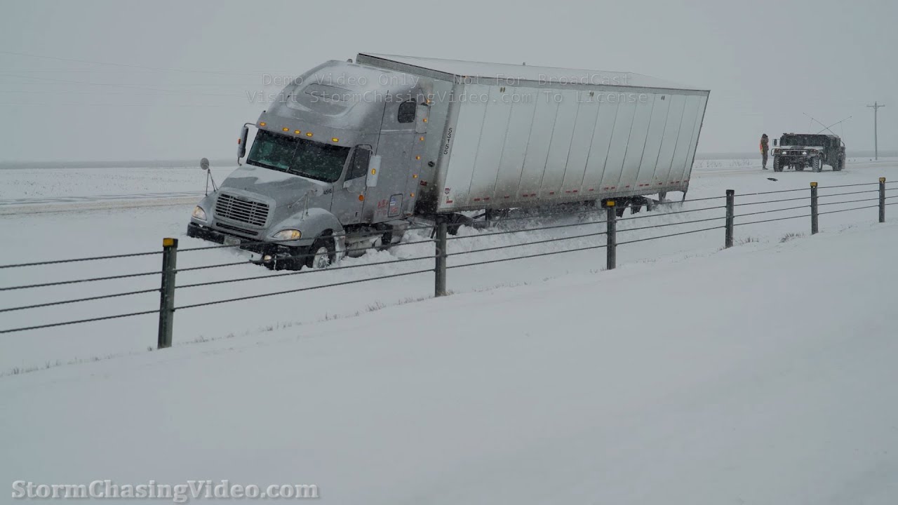 Winter Storm Brings Heavy Snow To Memphis, TN Metro - 2/17/2021