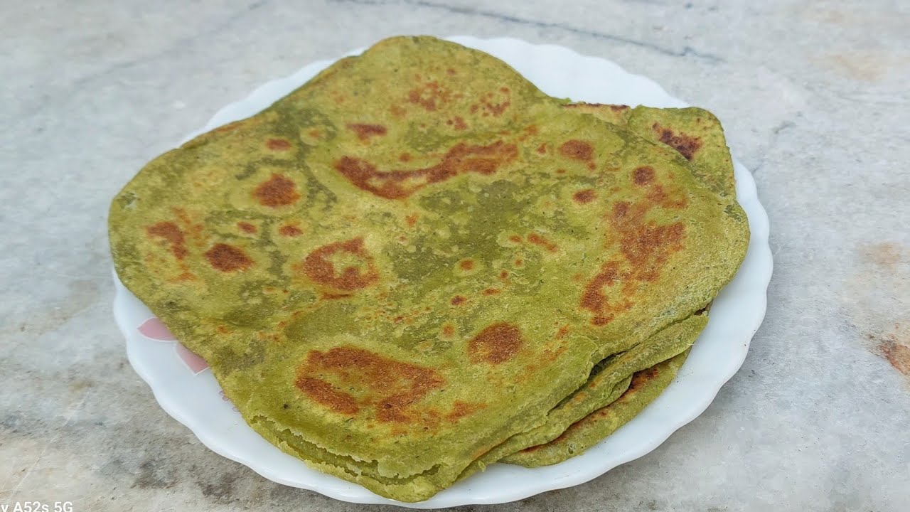 इससे पहले की मटर का सीजन चला जाए इस मटर के पराठे को जरूर ट्राई करें | #paratha  #MoneyHomeKitchen |