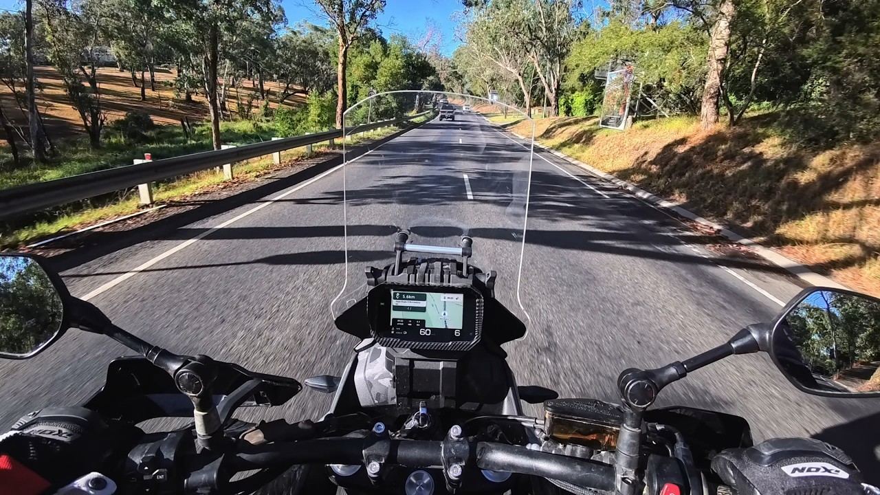 Early Morning Melbourne Traffic Motovlogging - Insta360 Ace Pro 2 4K 100 FPS Chin Mount