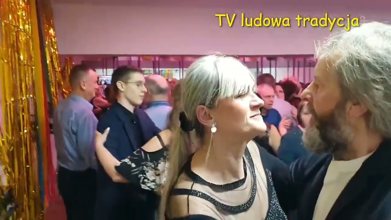 Kapela Stąporkowska na zabawie w fantastycznym ludowym klimacie
