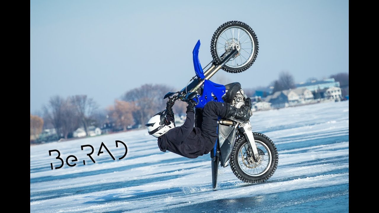 INSANE WHEELIES ON ICE! - YZ250X