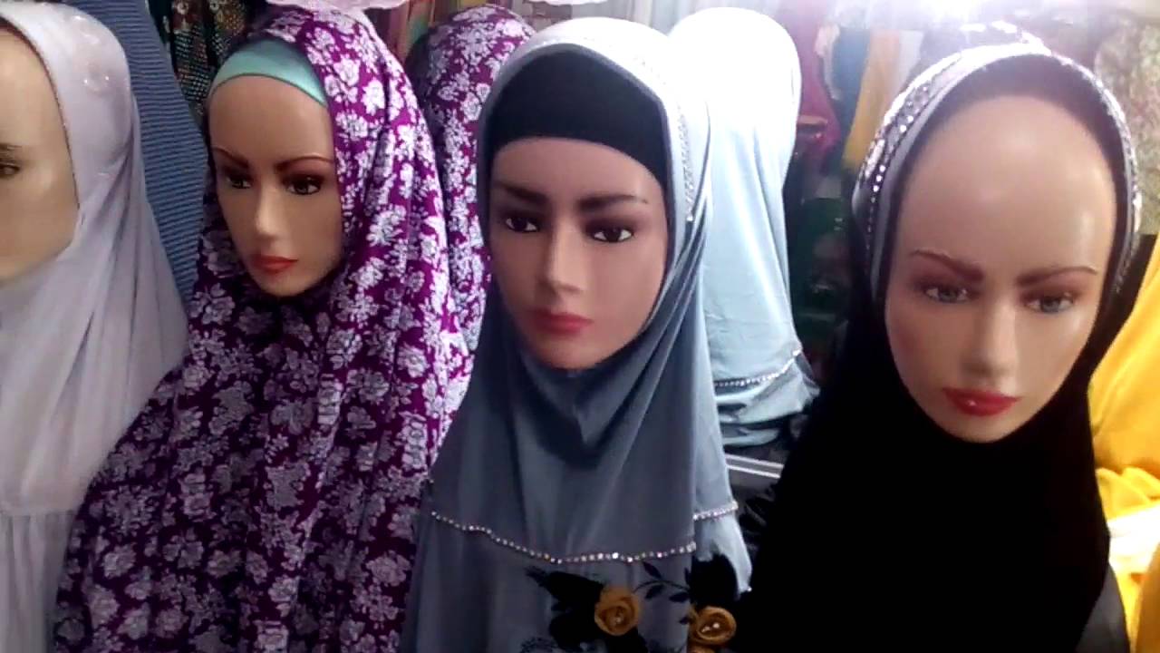 SUASANA DI DALAM TOKO UMY HIJAB SP.4 NAGAN RAYA ACEH BARAT