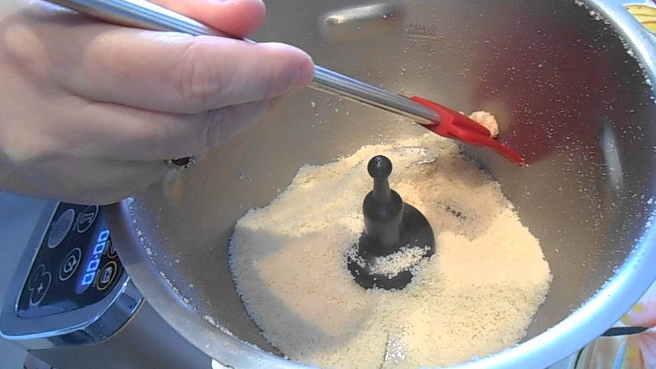 MyCuCo.it - Tritare il formaggio con il Cuisine Companion