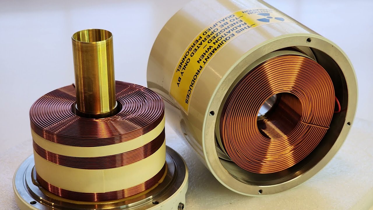 What's inside a scanning electron microscope?