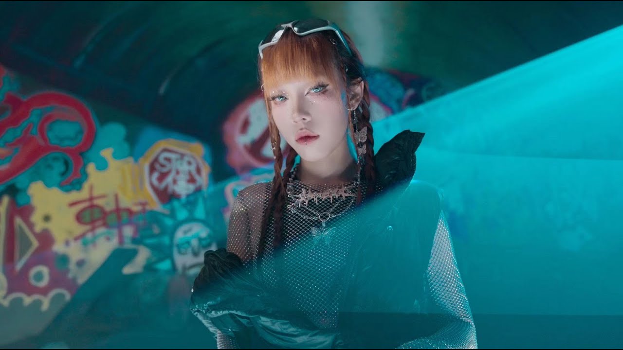 【Kyra Zilver-'怎样/어때'ft.Coogie】★Official Music Video☆