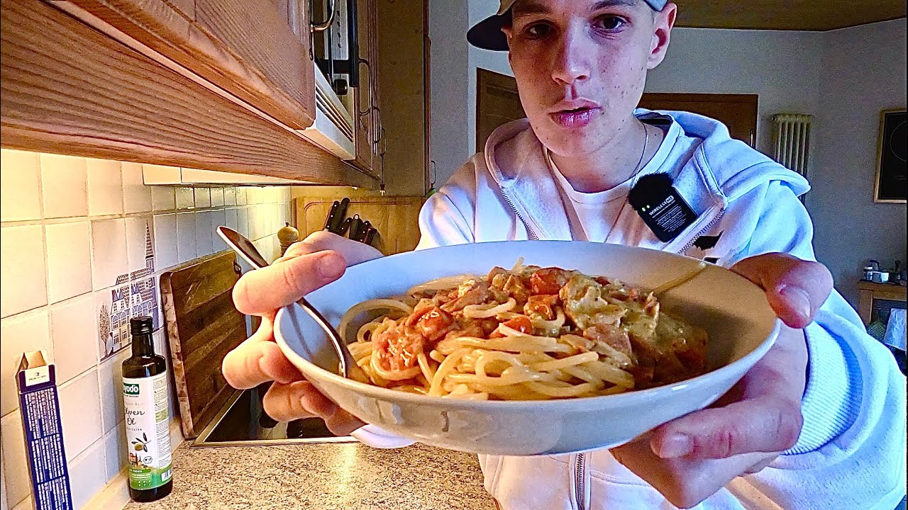 Nudeln mit Lachs und Tomaten-Pestosauce | unfassbar Lecker 😋