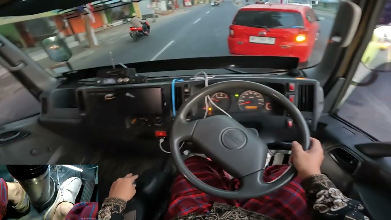 POV Driving Elf Giga (Tikungan Patah Siku Gang Kecil)