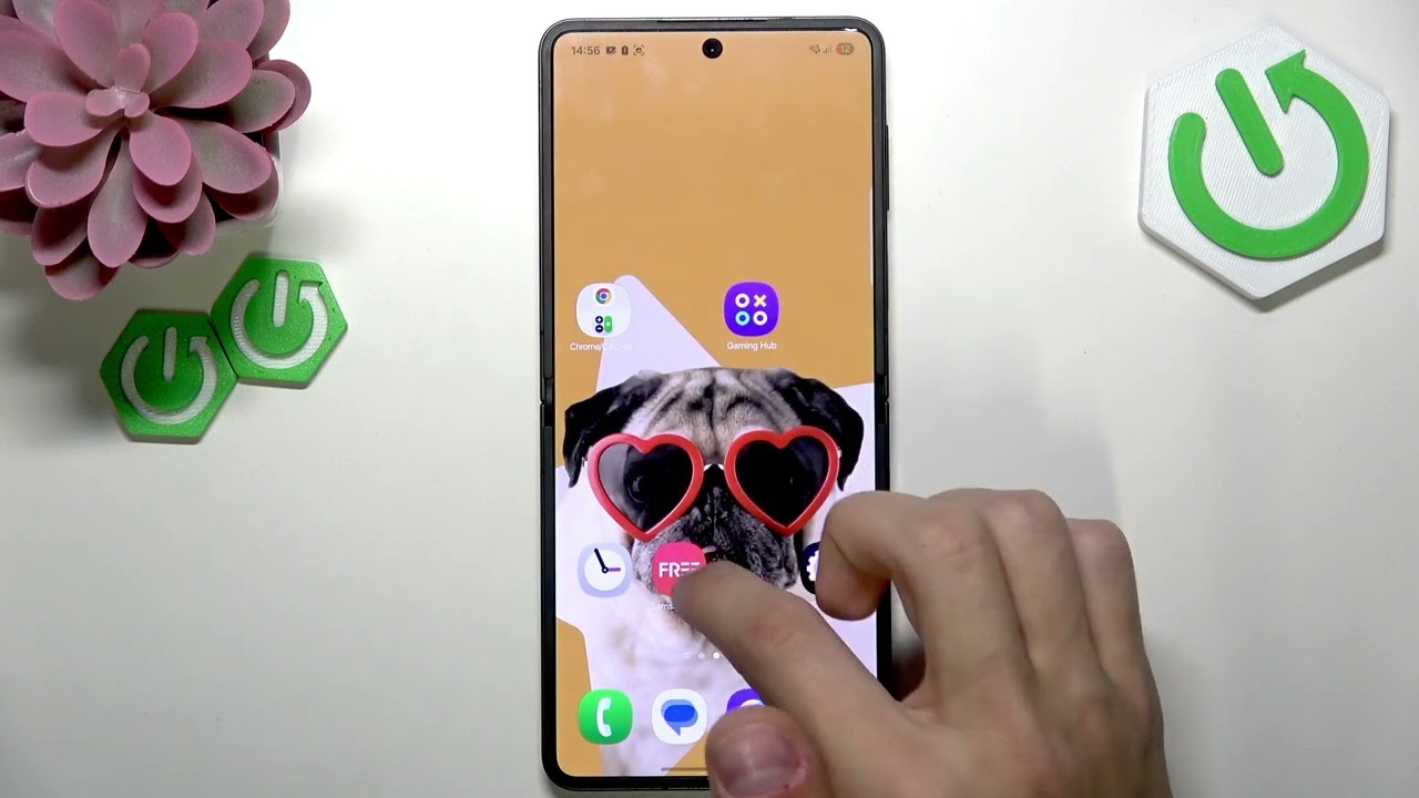 SAMSUNG Galaxy Z Flip 7 &ndash; How to Adjust and Rearrange Widget Icons