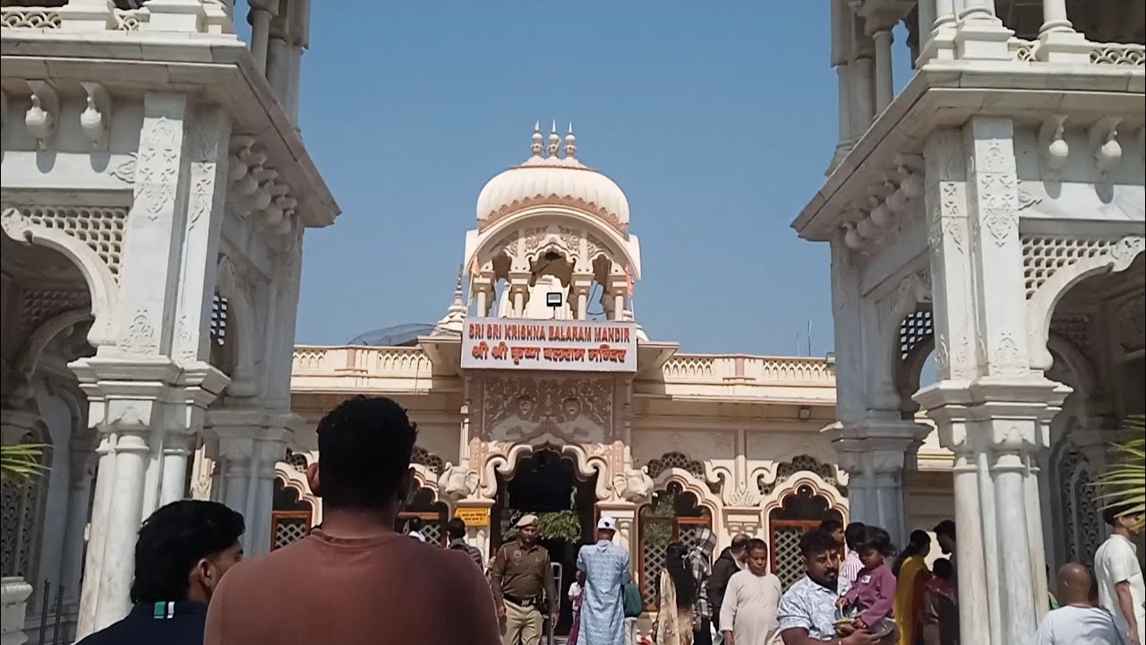 Vrindavan Darshan 🙏 | Shri Krishna Balaram, Banke Bihari, Radha Raman, Nidhivan & Yamuna Aarti Vlog