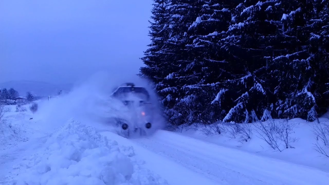 Trains in Heavy snow//Vlakovi u Oštarijama po snijegu