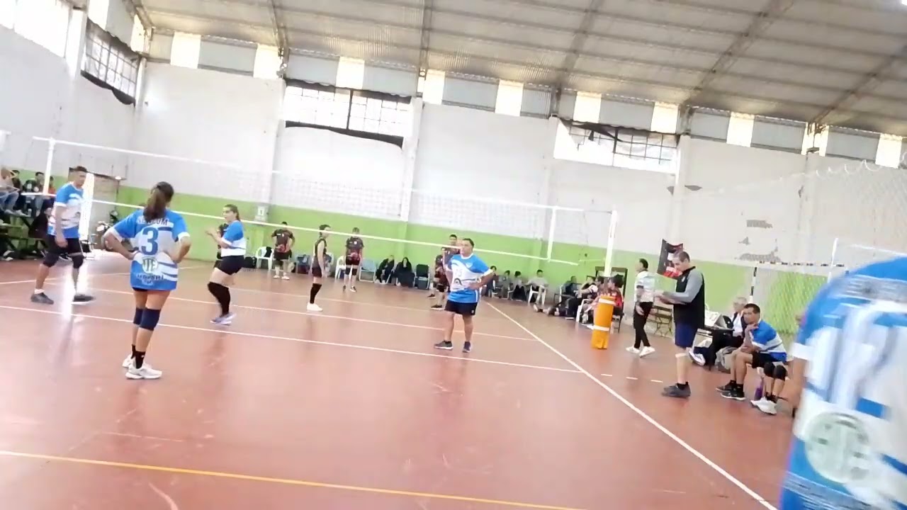 V&eacute;lez vs Huargos 1er Set