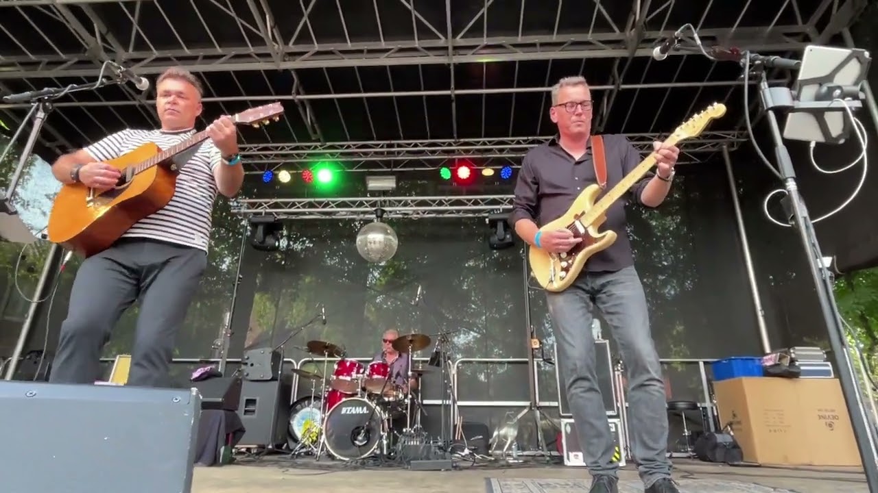 The Roustabouts at Rockin' Wouw